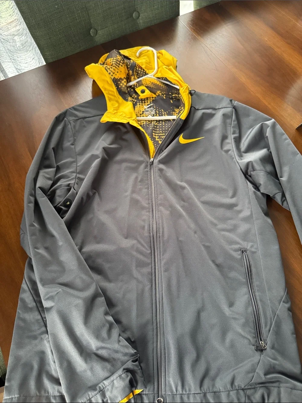 Nike Men's Gray Windbreaker with Yellow Hood and Swoosh